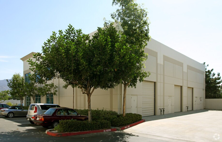 More Photos Of 26180 Enterprise Way, Lake Forest Light Manufacturing For Lease