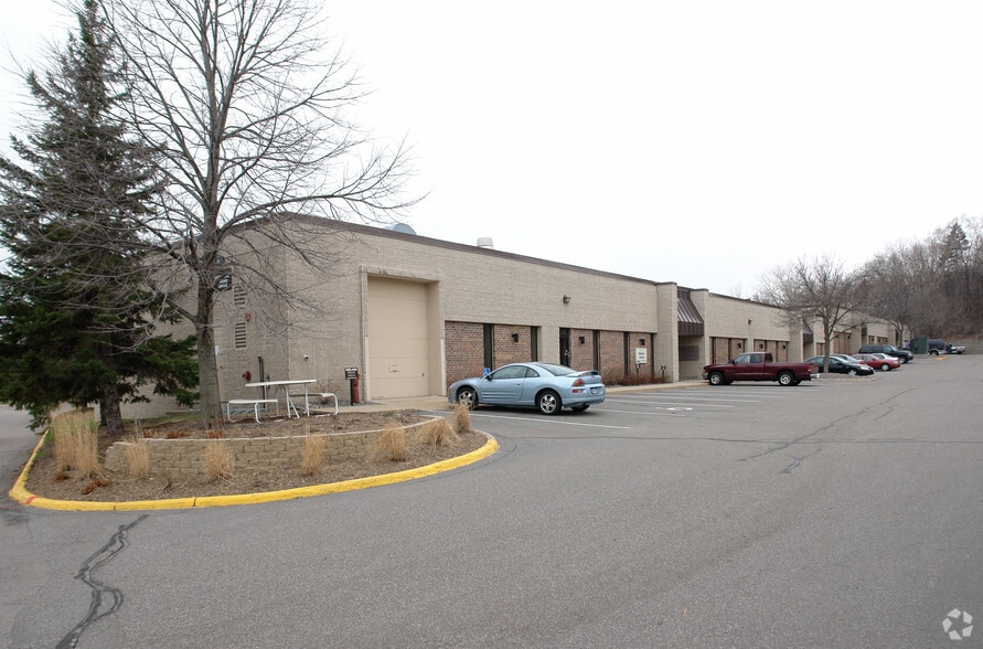 Primary Photo Of 11545-11581 Encore Cir, Hopkins Warehouse For Lease