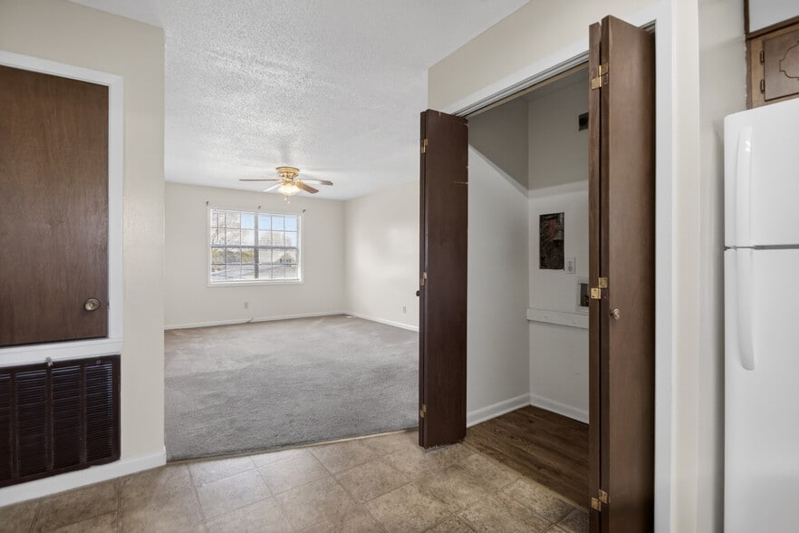 More Photos Of 701 E 4th St, Carlisle Apartments For Sale