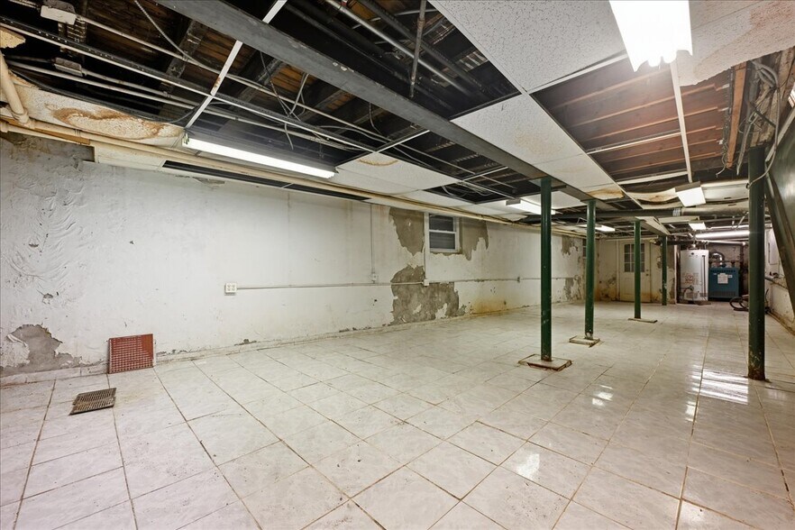 More Photos Of 756 Woodward Ave, Ridgewood Freestanding For Sale