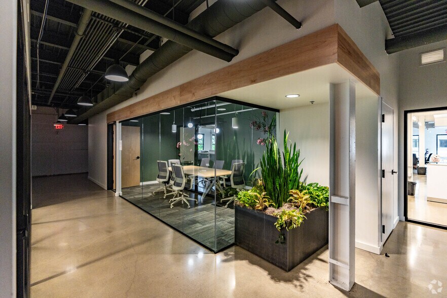 More Photos Of 4101 Charlotte Ave, Nashville Coworking Space