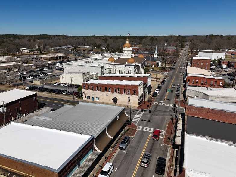 More Photos Of 109 Main Street, Columbiana Office For Lease