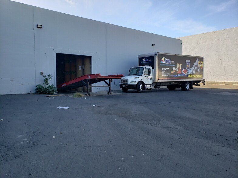 More Photos Of 10220 Norris Ave, Pacoima Warehouse For Sale