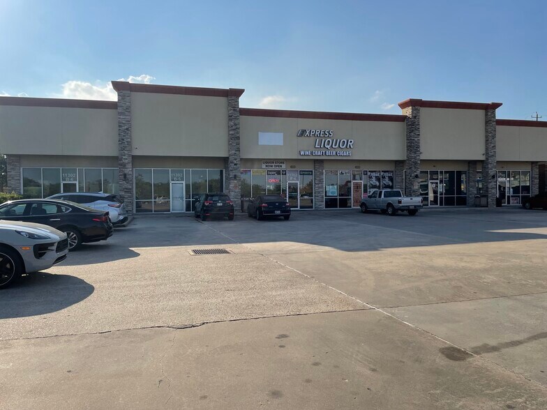 More Photos Of 11302 Space Center, Houston General Retail For Sale