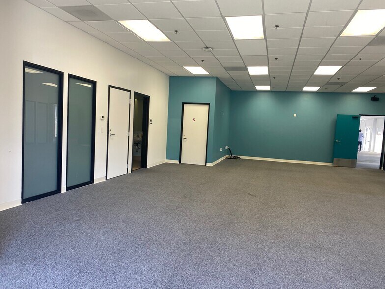 More Photos Of 1060 Terra Bella Ave, Mountain View Research And Development For Lease
