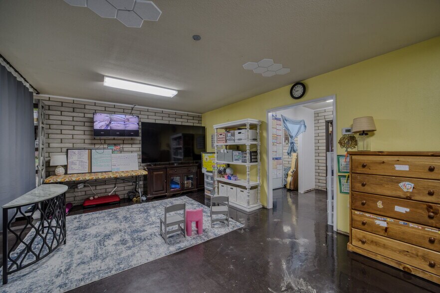 More Photos Of 5201 S Highway 95, Fort Mohave Storefront Retail Office For Sale