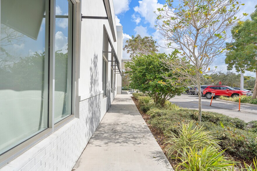 More Photos Of 3481 N University Dr, Coral Springs General Retail For Sale