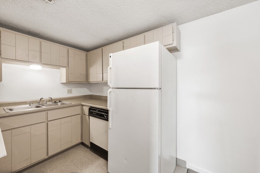 More Photos Of 1815-1817 28th St, Greeley Apartments For Sale