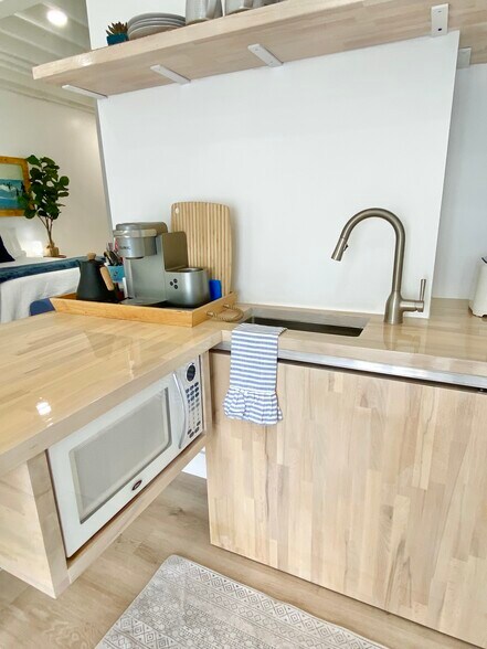 More Photos Of 13662 Red Arrow Hwy, Harbert Hotel For Sale