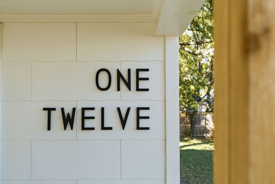 More Photos Of 112 W Akard St, Weatherford Flex For Sale