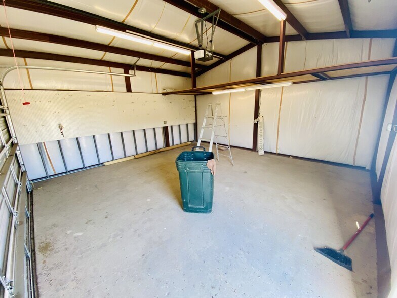 More Photos Of 1014 W County Line Rd, New Braunfels Office Residential For Sale