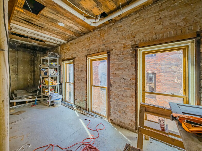 More Photos Of 134 N Patterson St, Valdosta Storefront Retail Office For Sale