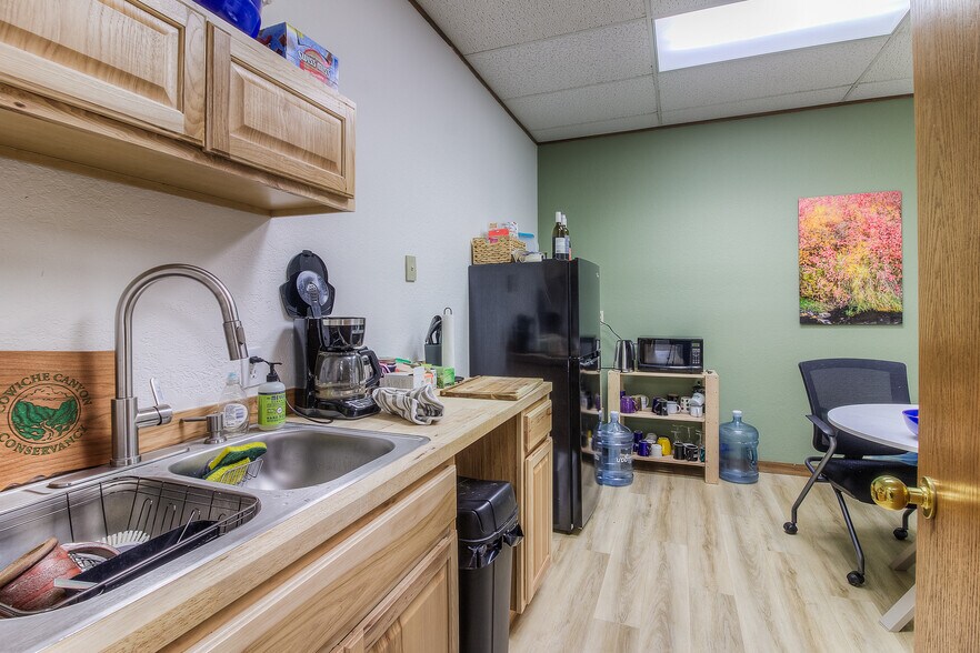 More Photos Of 304-308 N 3rd St, Yakima Office For Sale