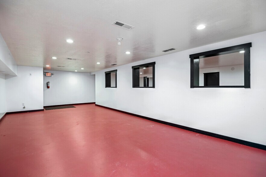 More Photos Of 8741 W Ridge Rd, Elyria General Retail For Sale