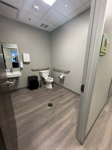 More Photos Of 1395 US Highway 183, Leander Unknown For Lease