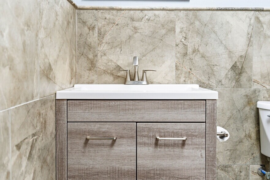 More Photos Of 13720 Aiken Rd, Louisville Warehouse For Sale