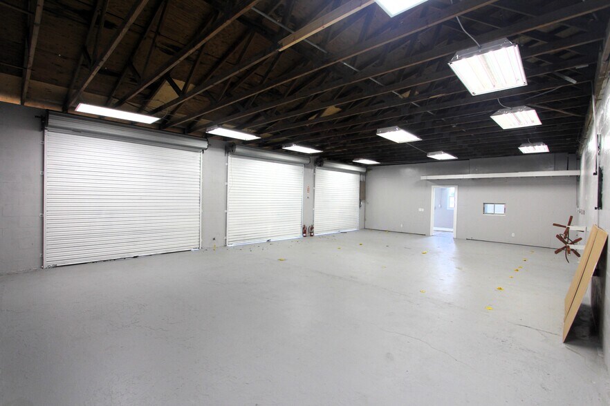 More Photos Of 38602 County Road 54, Zephyrhills Specialty For Sale