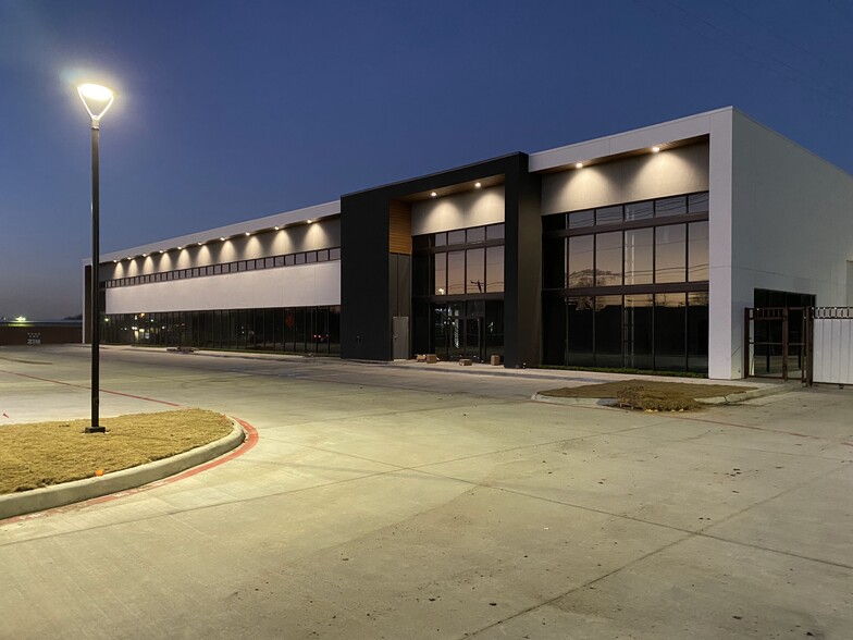 Primary Photo Of 6001 Denton -1, Haltom City Showroom For Lease