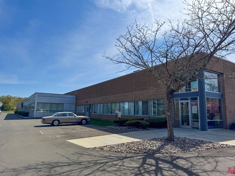 Primary Photo Of 4 Pin Oak Dr, Branford Industrial For Lease