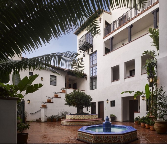 More Photos Of 10850 Lindbrook Dr, Los Angeles Hotel For Lease