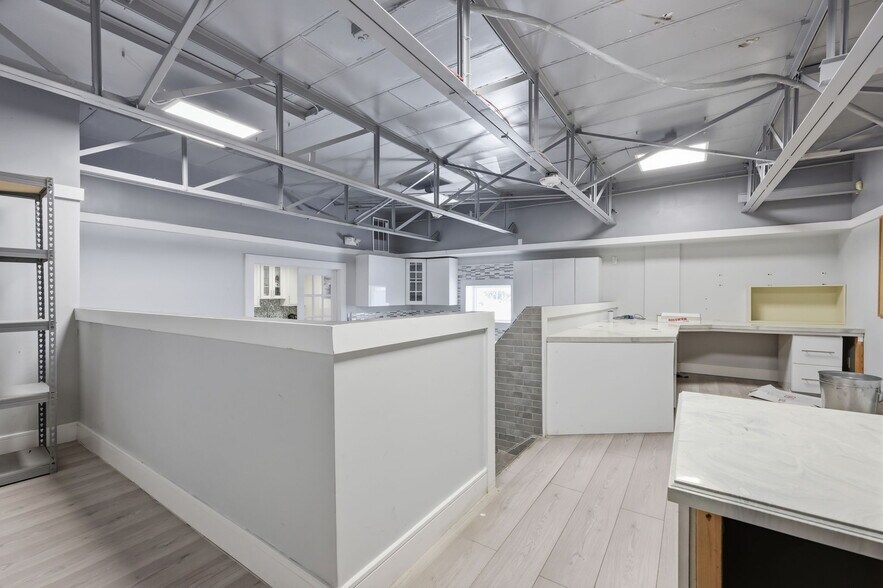 More Photos Of 17 Sweetmans Ln, Manalapan Township Freestanding For Lease