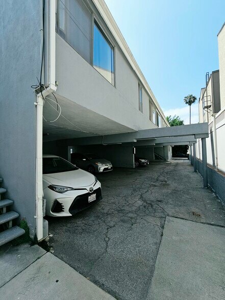 More Photos Of 451 Ivy St, Glendale Apartments For Sale