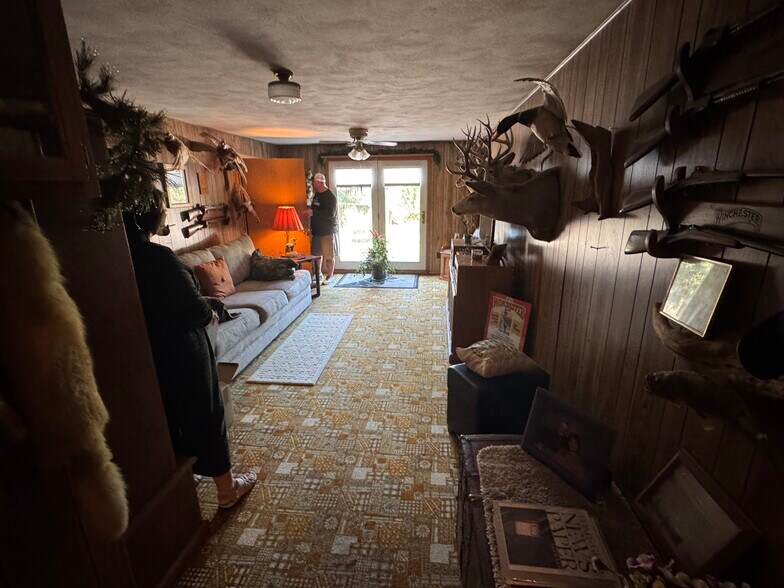 More Photos Of 215 W Main St, Marshall General Retail For Sale