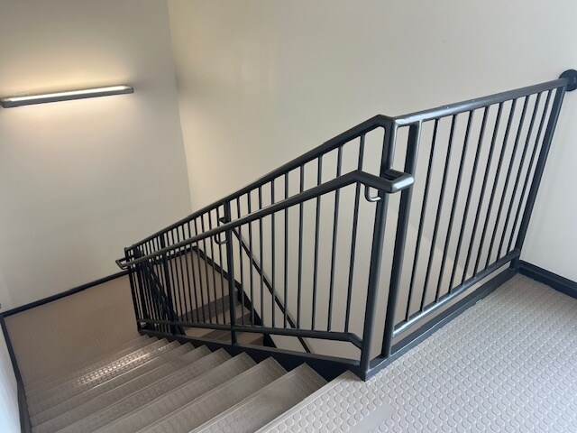 More Photos Of 220 N River St, East Dundee Freestanding For Sale