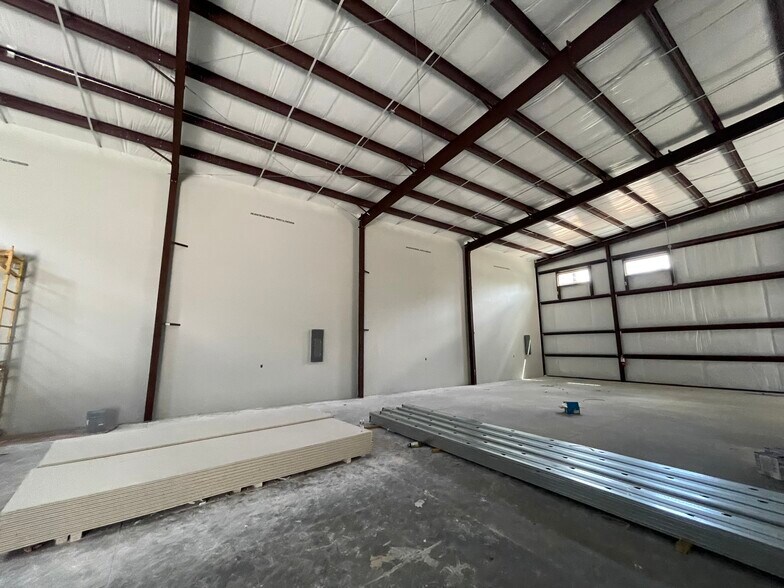 More Photos Of 32223 Tamina Rt, Magnolia Flex For Lease