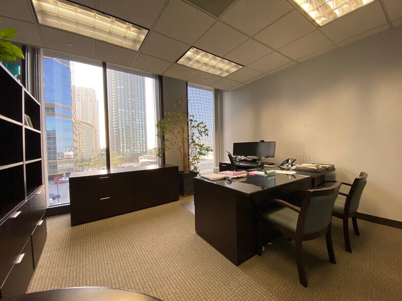 More Photos Of 1901 Avenue of the Stars, Los Angeles Office For Lease