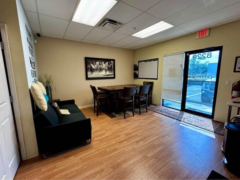 More Photos Of 8221-8239 Blaikie Ct, Sarasota Warehouse For Sale