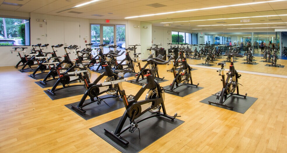 More Photos Of 7200 Corporate Center Dr, Miami Unknown For Lease