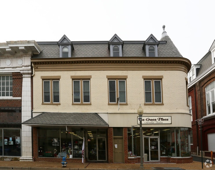 More Photos Of 201 E Main St, Front Royal Storefront Retail Office For Lease