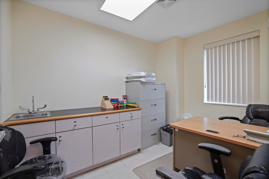 More Photos Of 72-41 Grand Ave, Flushing Medical For Lease