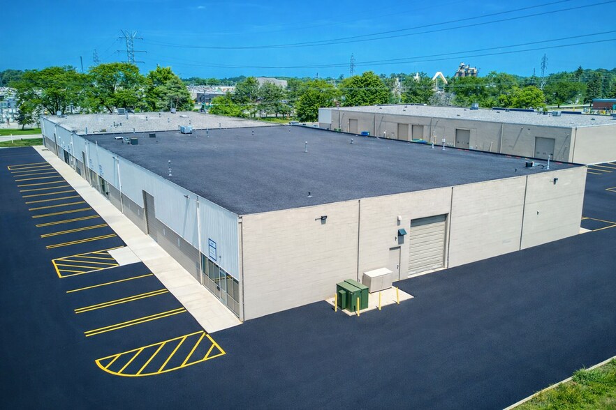 More Photos Of 36733-36977 Amrhein Rd, Livonia Unknown For Lease