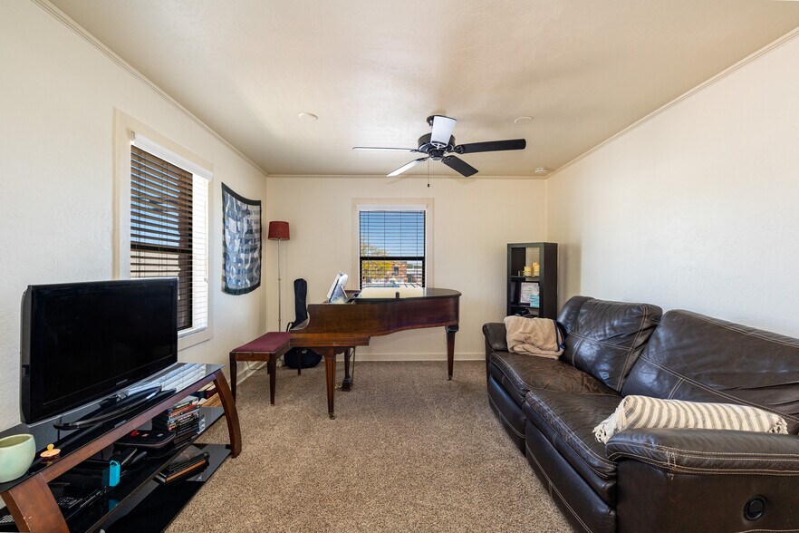 More Photos Of 116 S 1st St, Williams Office For Sale