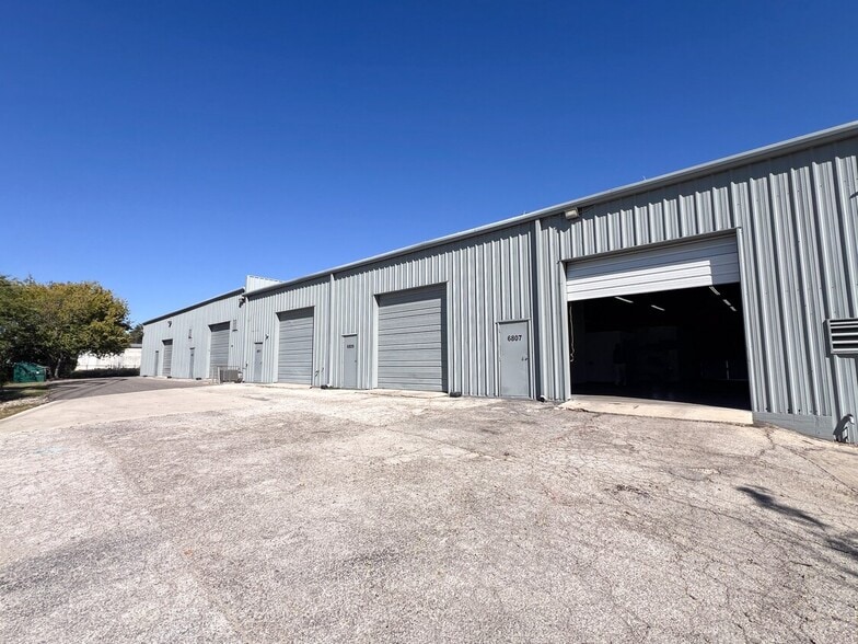 More Photos Of 6803-6831 Breeden Ave, San Antonio Light Manufacturing For Lease