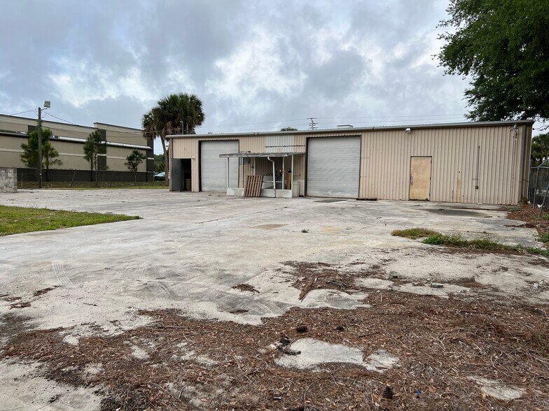 More Photos Of 4841 Buckingham Rd, Fort Myers Light Distribution For Lease