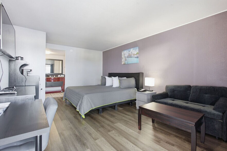 More Photos Of 1175 N Watson Rd, Arlington Hotel For Sale