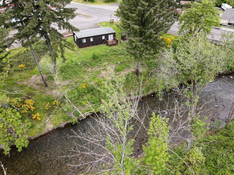More Photos Of 45632 McKenzie Hwy, Vida Flex For Sale