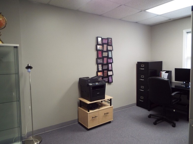 More Photos Of 1298 Rockbridge Rd, Stone Mountain Office For Sale