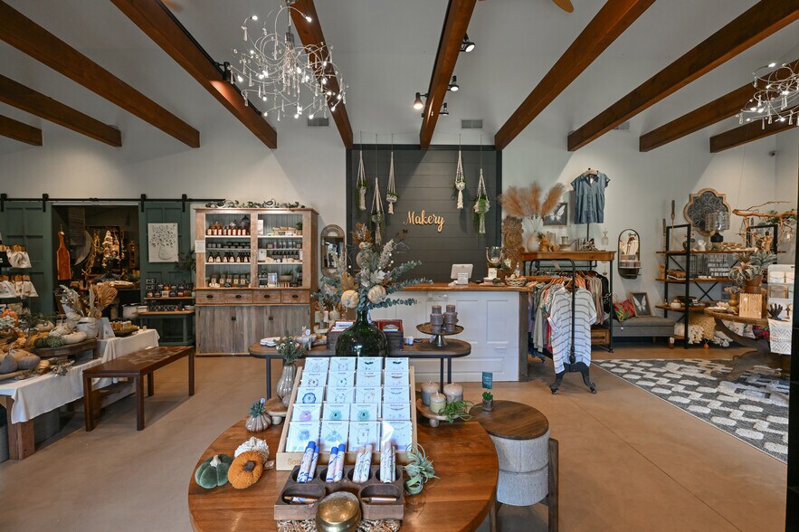 More Photos Of 4434 Wadsworth Rd, Norton Freestanding For Sale