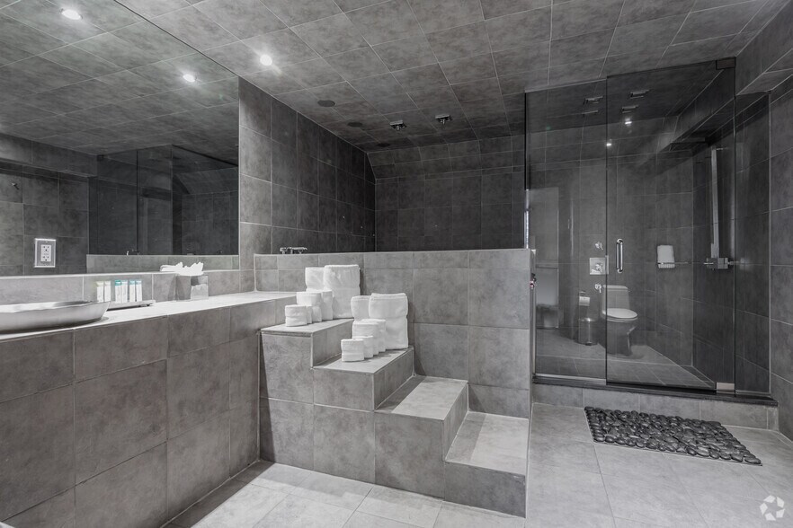 More Photos Of 33 W 55th St, New York Hotel For Lease