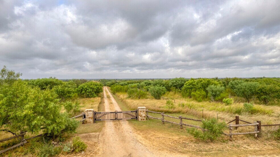 More Photos Of 2538 County Road 223, Floresville Land For Sale