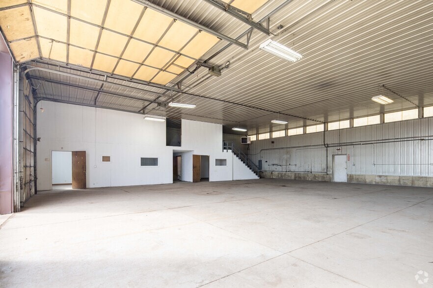 More Photos Of 3504 S Virginia, Crystal Lake Truck Terminal For Sale