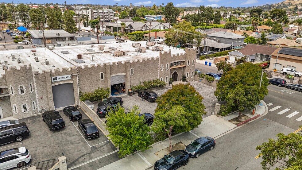 More Photos Of 3099 N Lima St, Burbank Flex For Lease