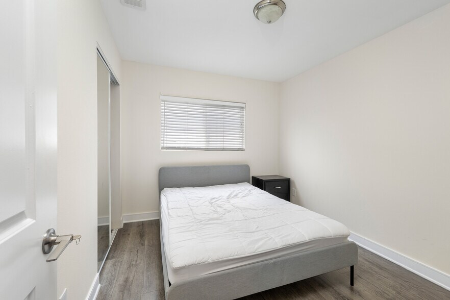 More Photos Of 2435 Lancaster Ave, Los Angeles Apartments For Sale