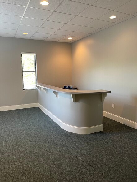 More Photos Of 335 Roselane St NW, Marietta Medical For Lease