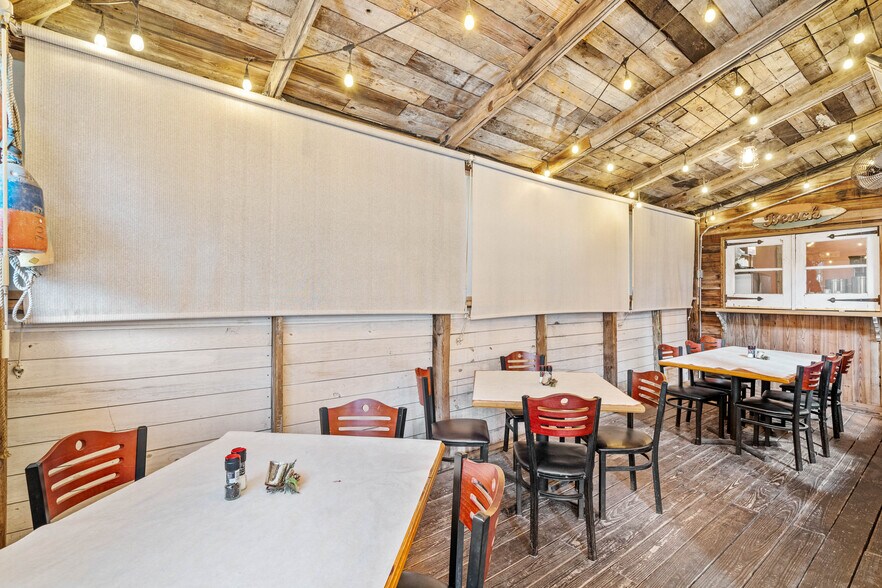 More Photos Of 925 10th St, Port Royal Restaurant For Sale
