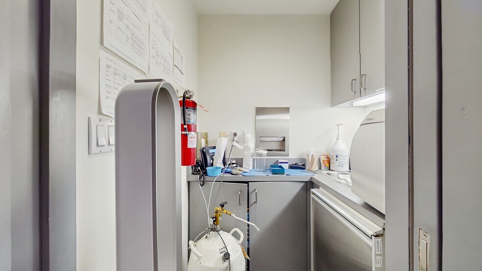 More Photos Of 907 Fifth Ave, New York Multifamily For Sale